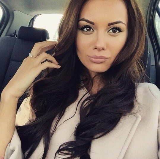 Я креативная по своей натуре и всегда ищу новые способы удовлетворить тебя. У меня много возможностей, которые оставят тебя без ума. Моя опытность позволяет мне предложить широкий спектр услуг и исполнить самые сокровенные фантазии. Живу я в Москве, городе возможностей, где каждый желание становится реальностью. Мои отзывы говорят сами за себя, посмотри и убедись сам.🌟 Фото отражают мою естественную красоту и сексуальность, которую я готова подарить тебе. Не упусти возможность встретиться со мной и окунуться в мир страсти и наслаждения. Аня