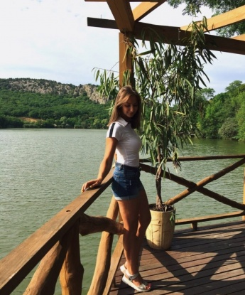 Аня